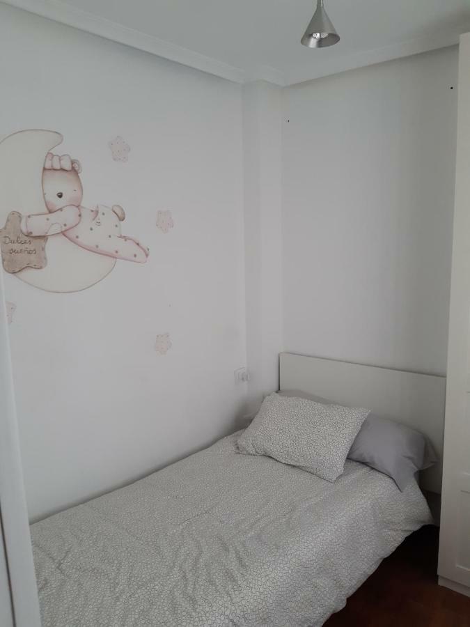 Atico Con Terraza Centrico Oviedo Apartment ภายนอก รูปภาพ